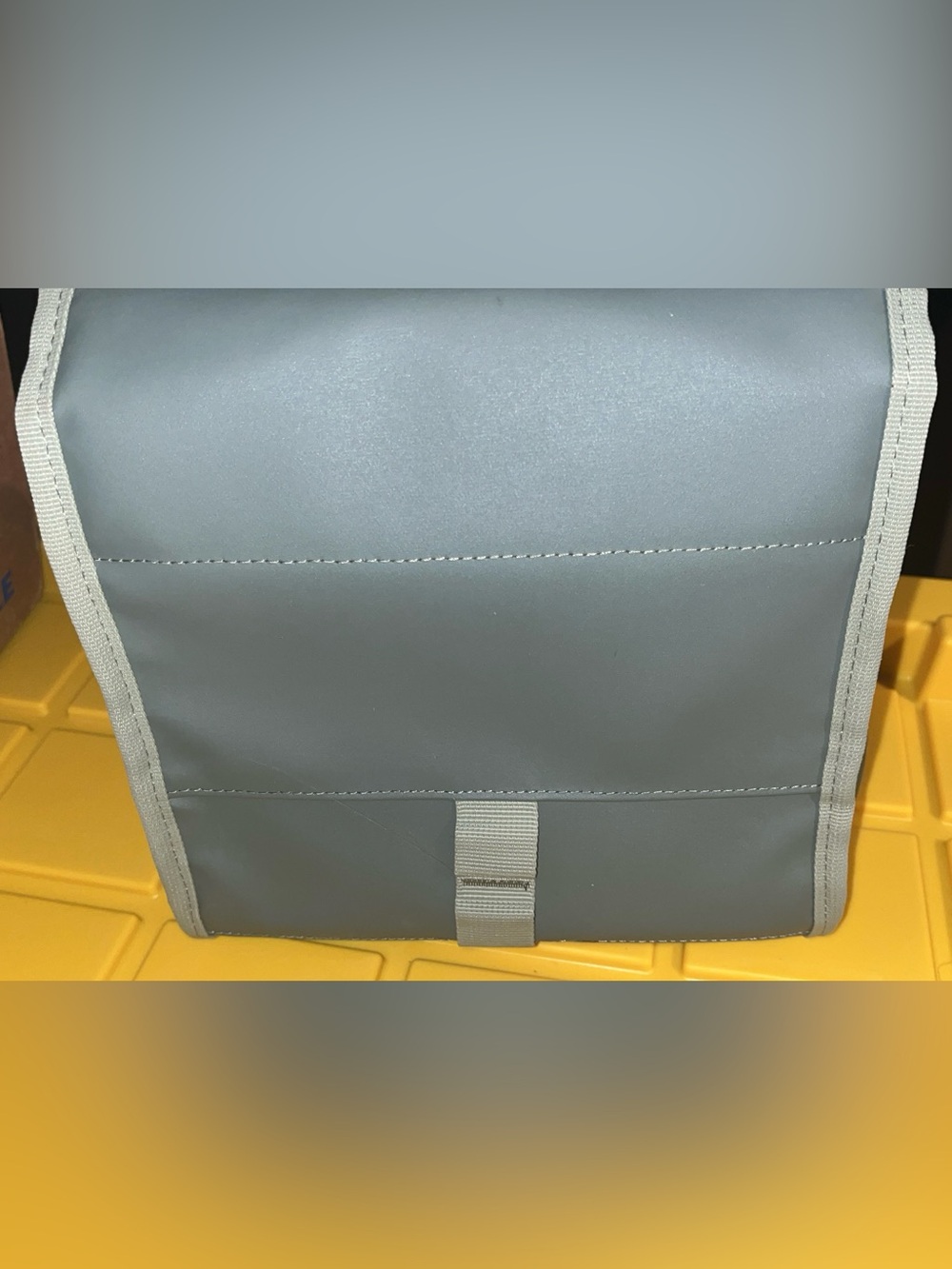 Yeti Gray Daytrip Carry Cooler Bag lunch bag 6L - Picture 5 of 7